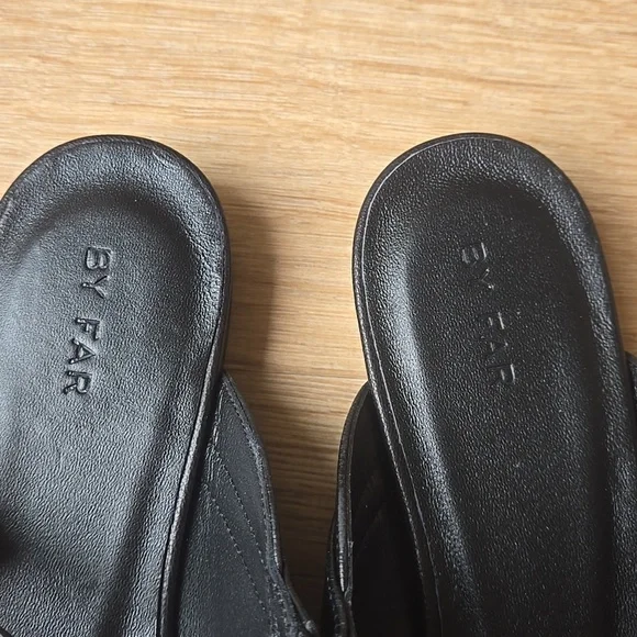 NWOB BY FAR Black Gloss Etta Slippers SZ 39 - Picture 3 of 8